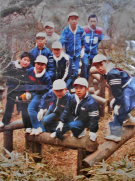 修学旅行でハイキングする子供たち（1980年代、長野）の画像