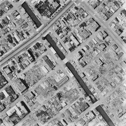 昭和22年撮影空中写真（国土地理院Webサイトより、USA-M377-681947・7・24【緑橋部分】）に画像。