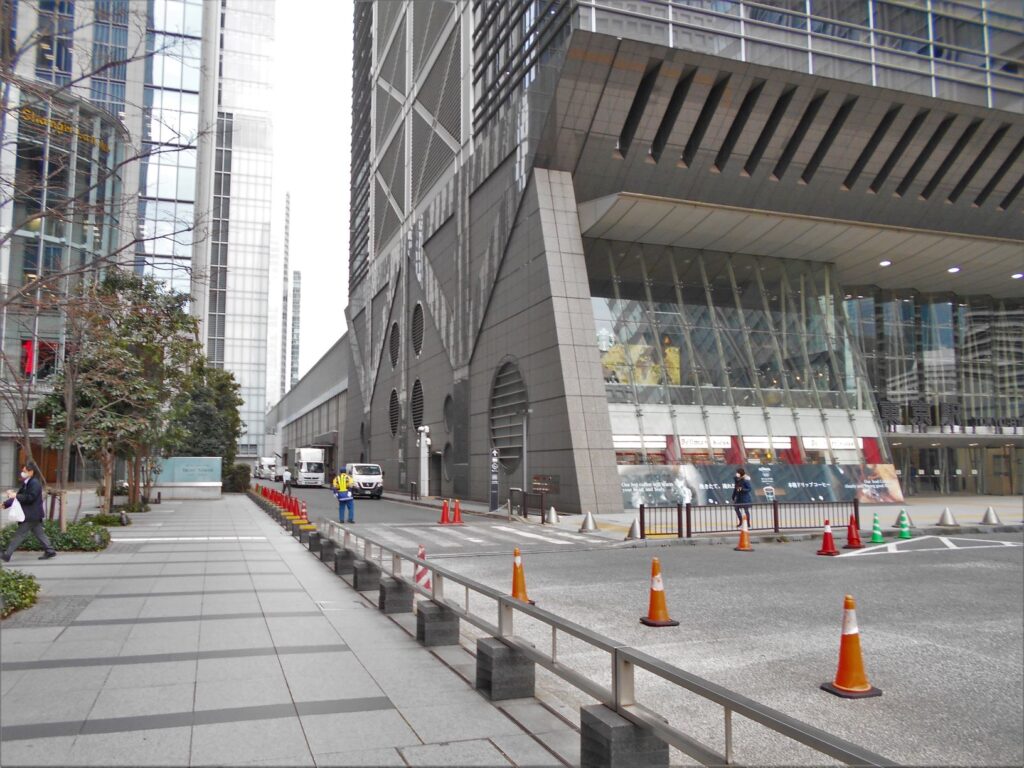 スタート地点の東京駅日本橋口（北町奉行所跡）の画像。