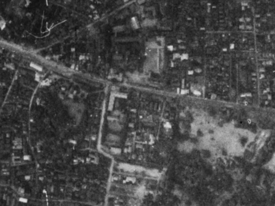 昭和11年撮影空中写真（国土地理院Webサイトより、B7-C3-71〔部分〕）の画像。