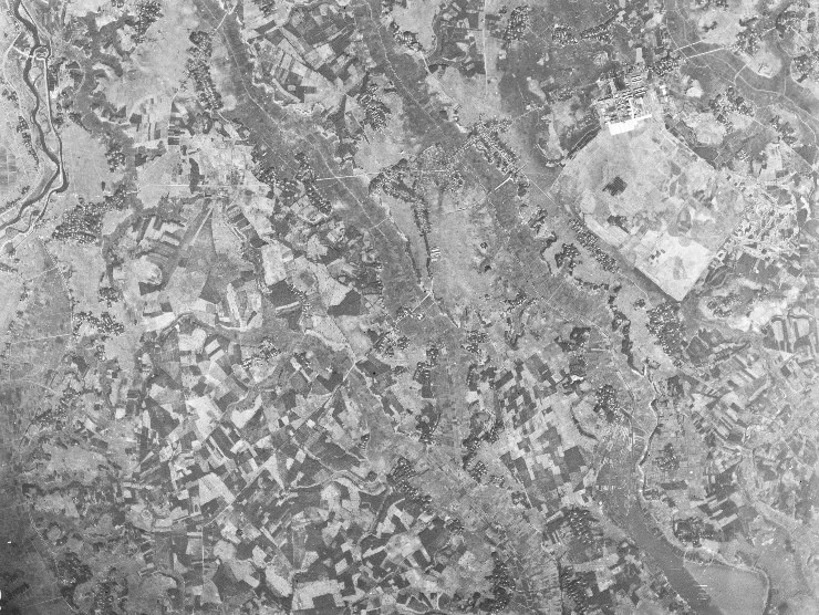 旧谷田部町（昭和22年撮影空中写真（国土地理院Webサイトより、USA-M28-13〔部分〕） ）の画像。
