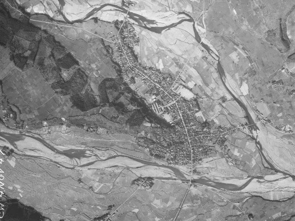昭和22年撮影喜連川附近空中写真（国土地理院Webサイトより、USA-R483-102〔部分〕） の画像。