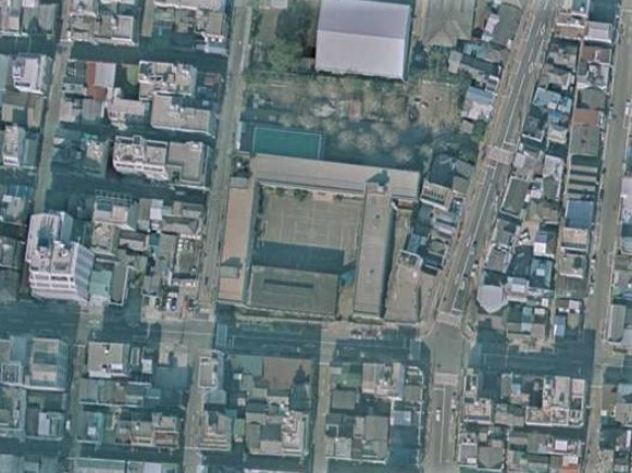 昭和50年撮影柳北小学校付近空中写真（国土地理院Webサイトより、CKT7415‐C27B-16〔部分〕） の画像。