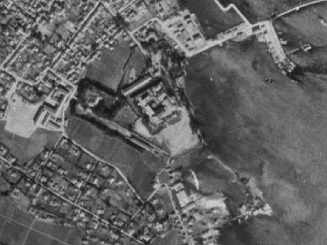 石田城付近、昭和23年撮影空中写真（国土地理院Webサイトより、USA-M804-1-18〔部分〕）の画像。