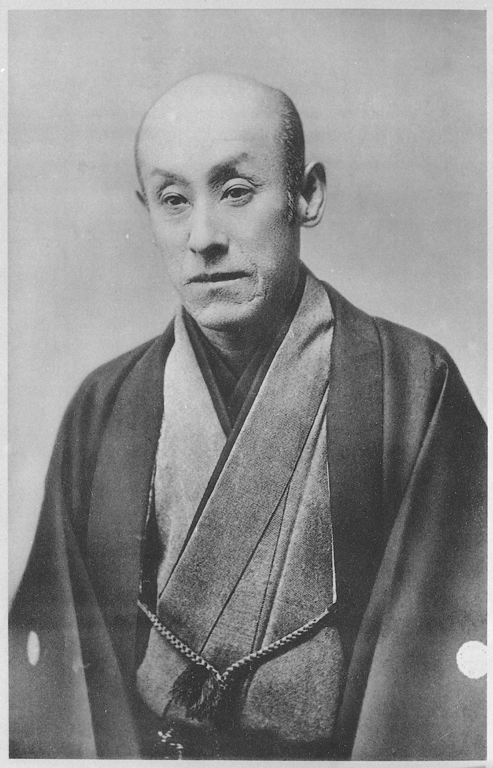 五代目尾上菊五郎（「近代日本人の肖像」国立国会図書館）の画像。