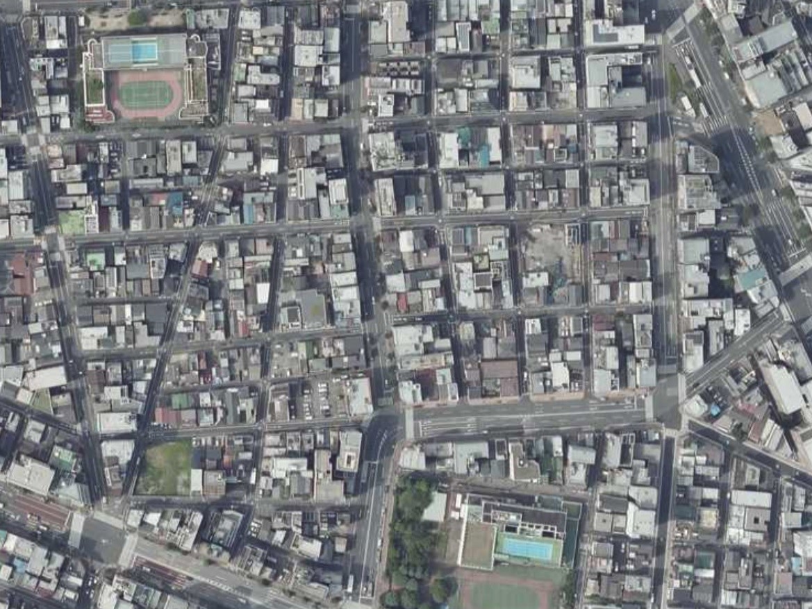 柳川藩下屋敷付近、令和1年撮影空中写真（国土地理院Webサイトより、CKT20191-C27-42〔部分〕）の画像。