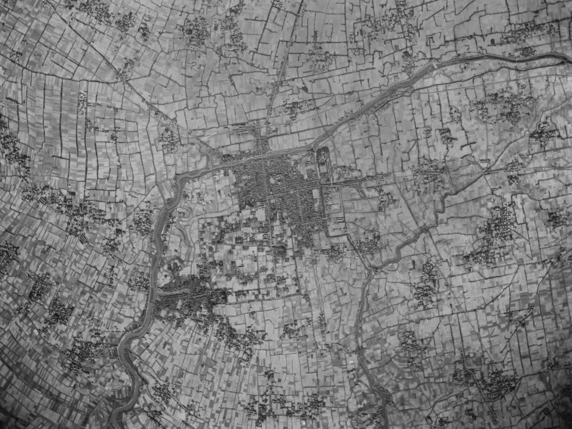 南筑平野、昭和22年撮影空中写真（国土地理院Webサイトより、USA-M663-104〔部分〕） 