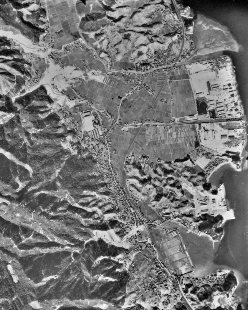大野村付近、昭和22年撮影空中写真（国土地理院Webサイトより、USA-M184-42〔部分〕） 