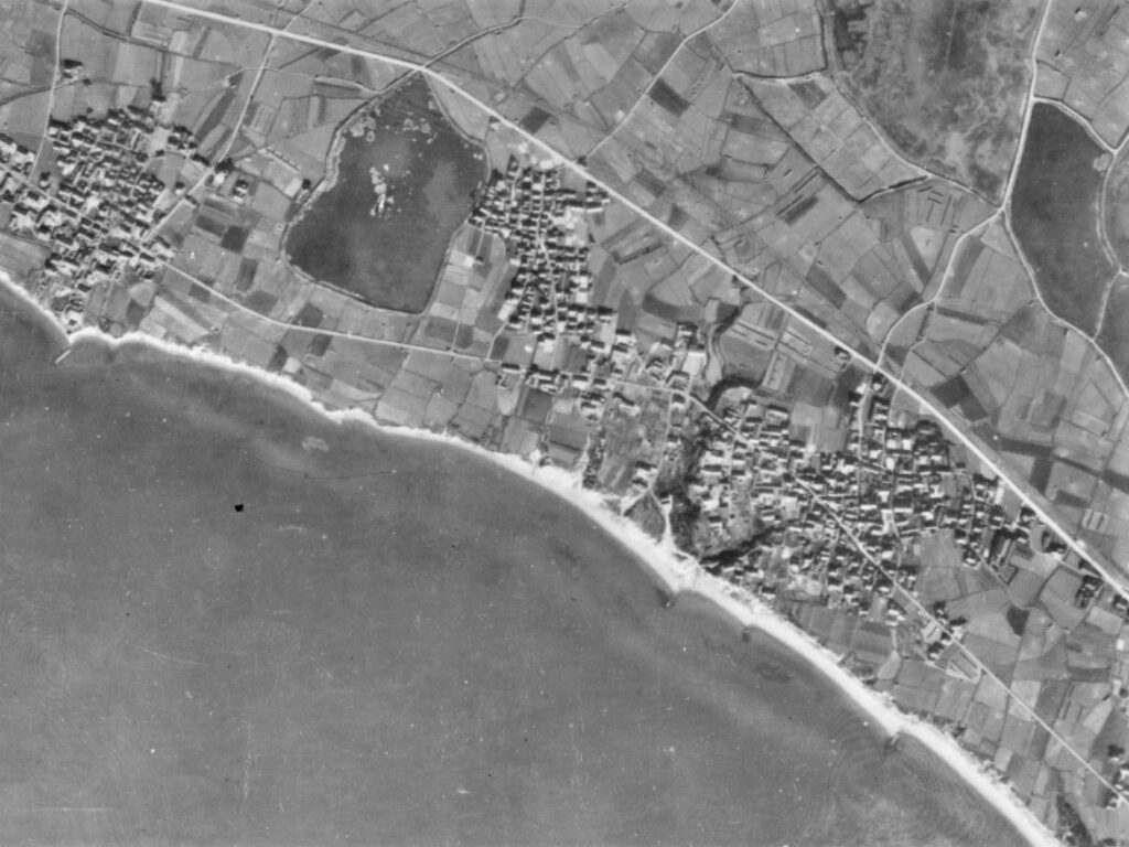 「明石原人」発見地付近、昭和21年撮影空中写真（国土地理院Webサイトより、USA-M324-A-6-77〔部分〕） の画像。